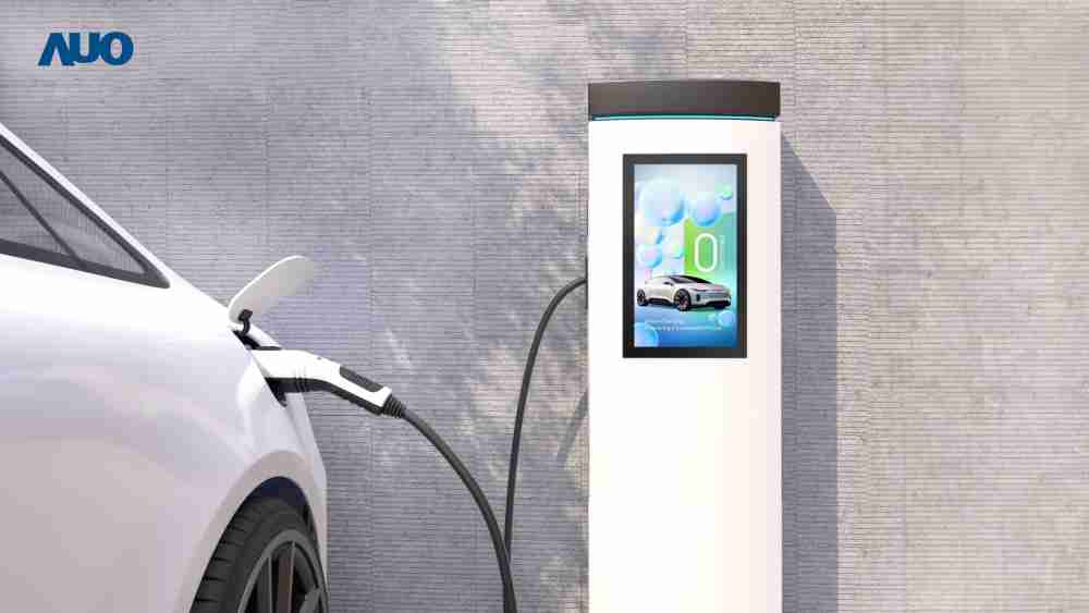 友達〝EVSE車用充電樁解決方案〞專為電動汽車充電樁設計，，具有高亮度、、、克服戶外艱難環境的耐溫、、、耐紫外線等特性，，，並搭載散熱性及擴充性強的高效能工業電腦，，可實現人機互動訴求，，，，如資訊顯示、、、支付等應用